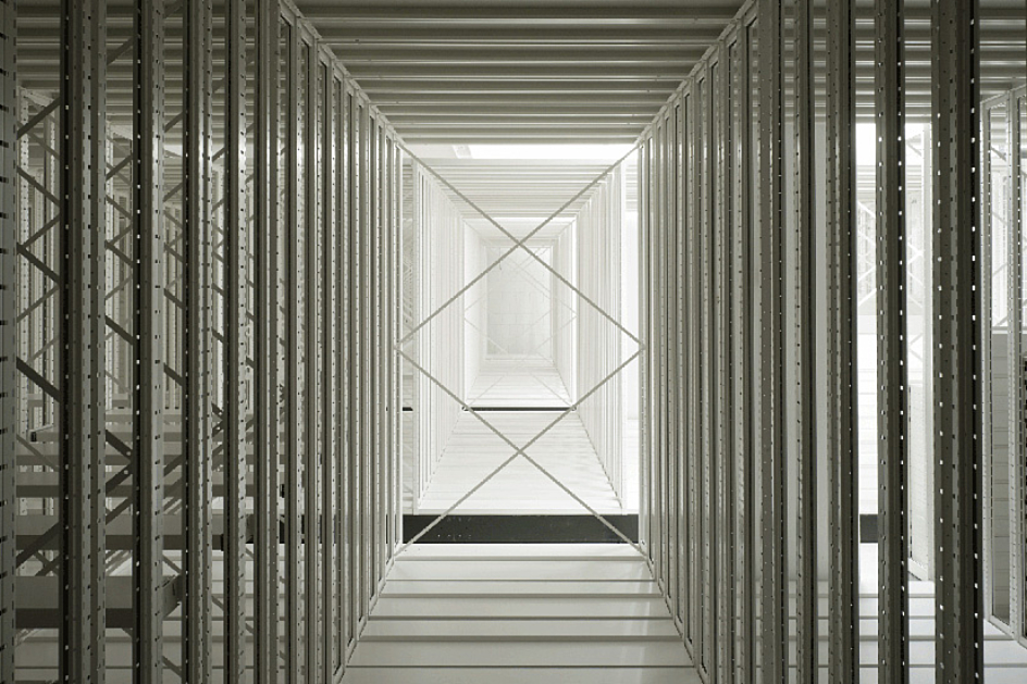 Rollarchiv im Innenhof / © Marco Schibig und Burgerbibliothek Bern